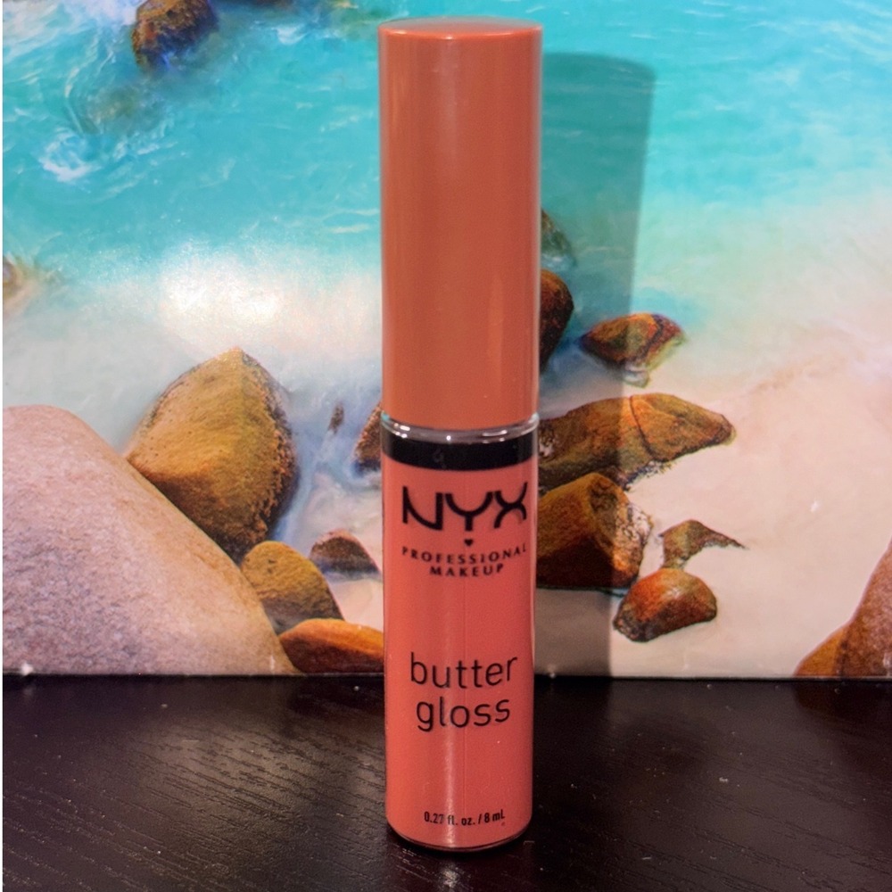 NYX Professional Makeup Butter Gloss Lip Gloss Praline BLG16 Brown Nude